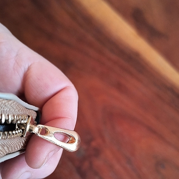 Glittery Silver Keychain Pouch - Picture 3 of 6